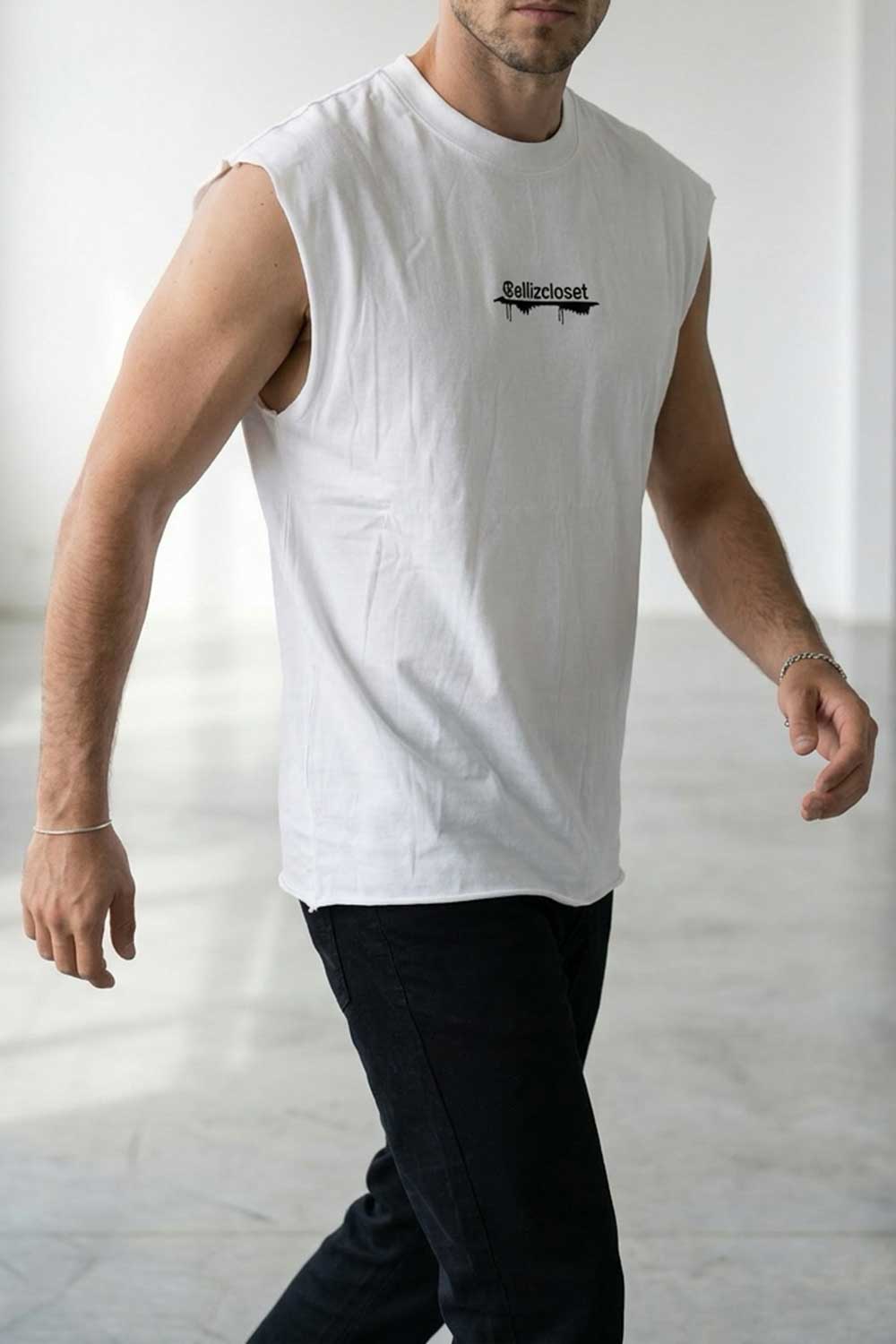 Ανδρικό Λευκό Αμάνικο T-shirt με Premium Κέντημα ellizcloset – Relaxed Fit
