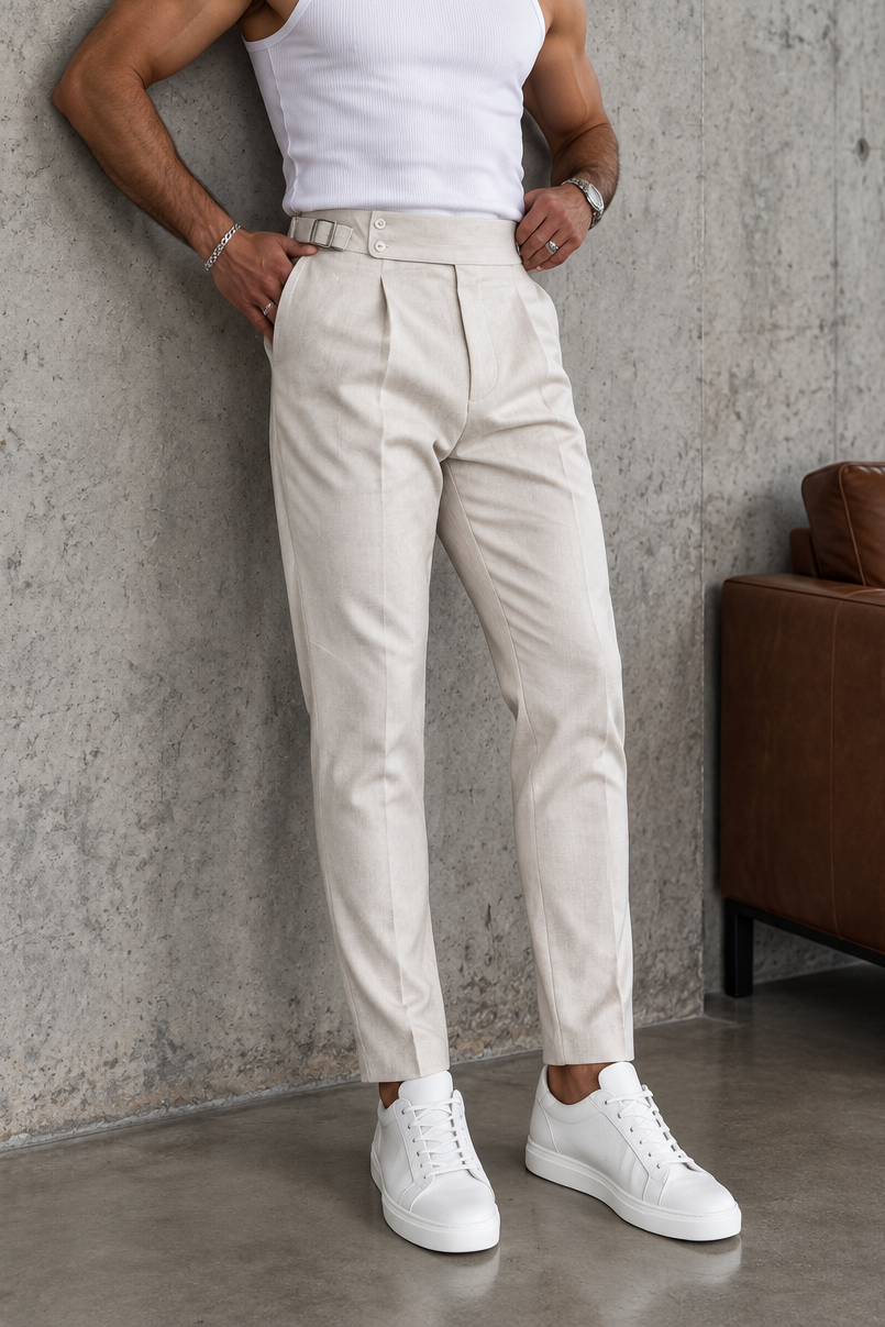 Ανδρικό παντελόνι slim fit με πιέτες σε μπεζ του πάγου