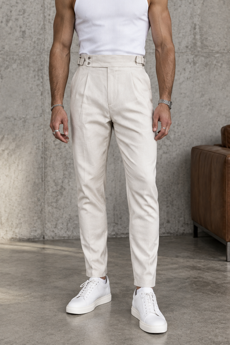 Ανδρικό παντελόνι slim fit με πιέτες σε μπεζ του πάγου