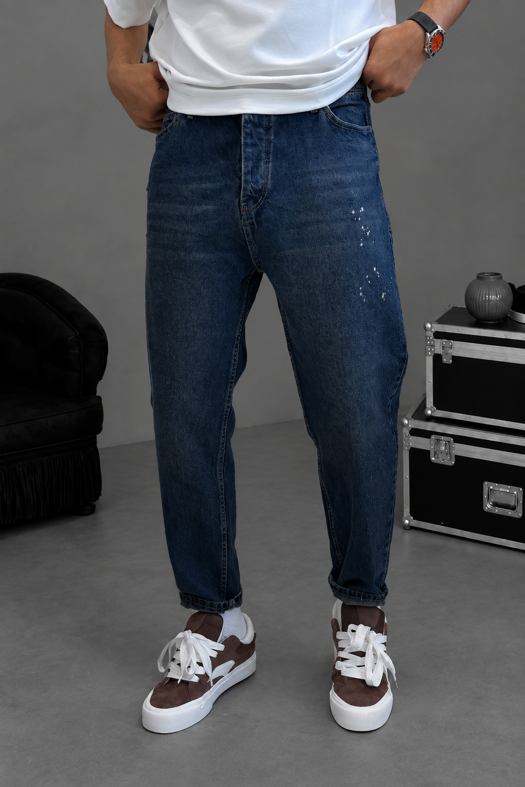 Men's loose fit jeans with splash art design in blue
