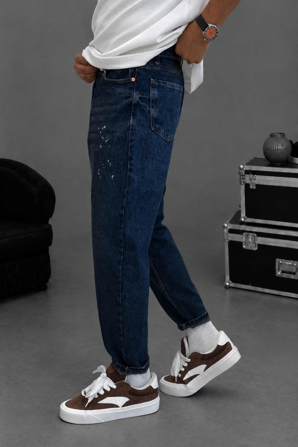 Men's loose fit jeans with splash art design in blue