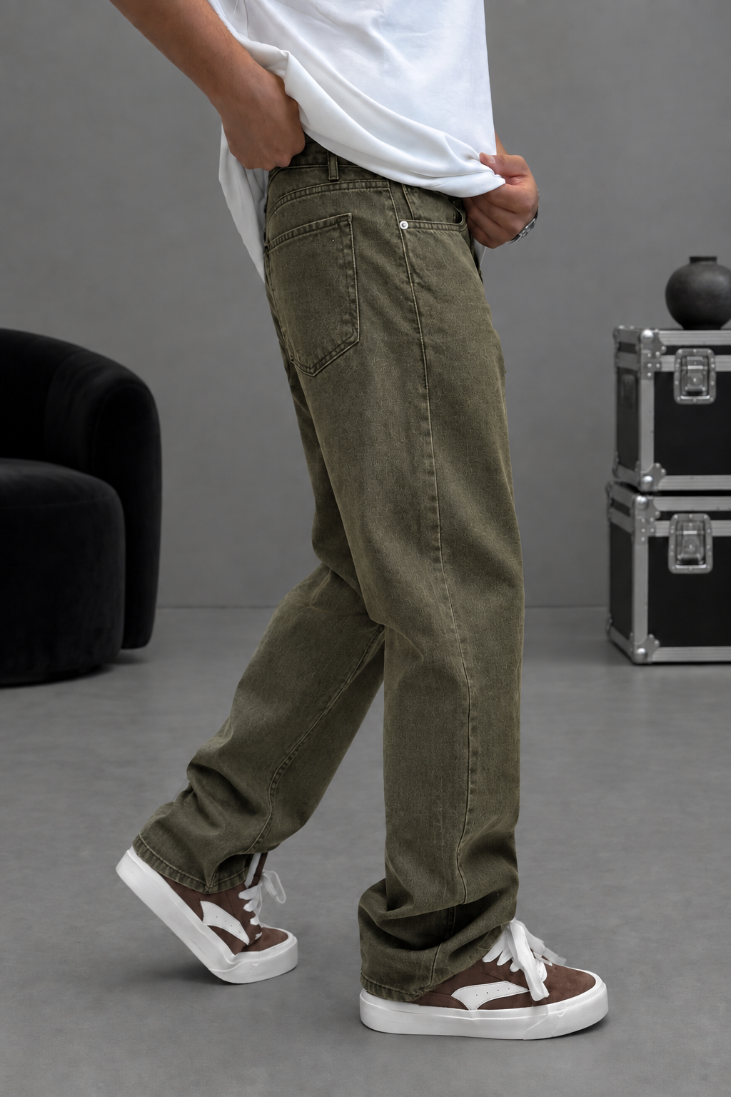 Men's baggy jeans in olive