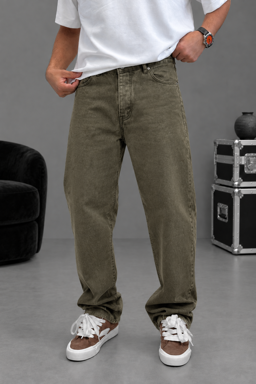 Men's baggy jeans in olive