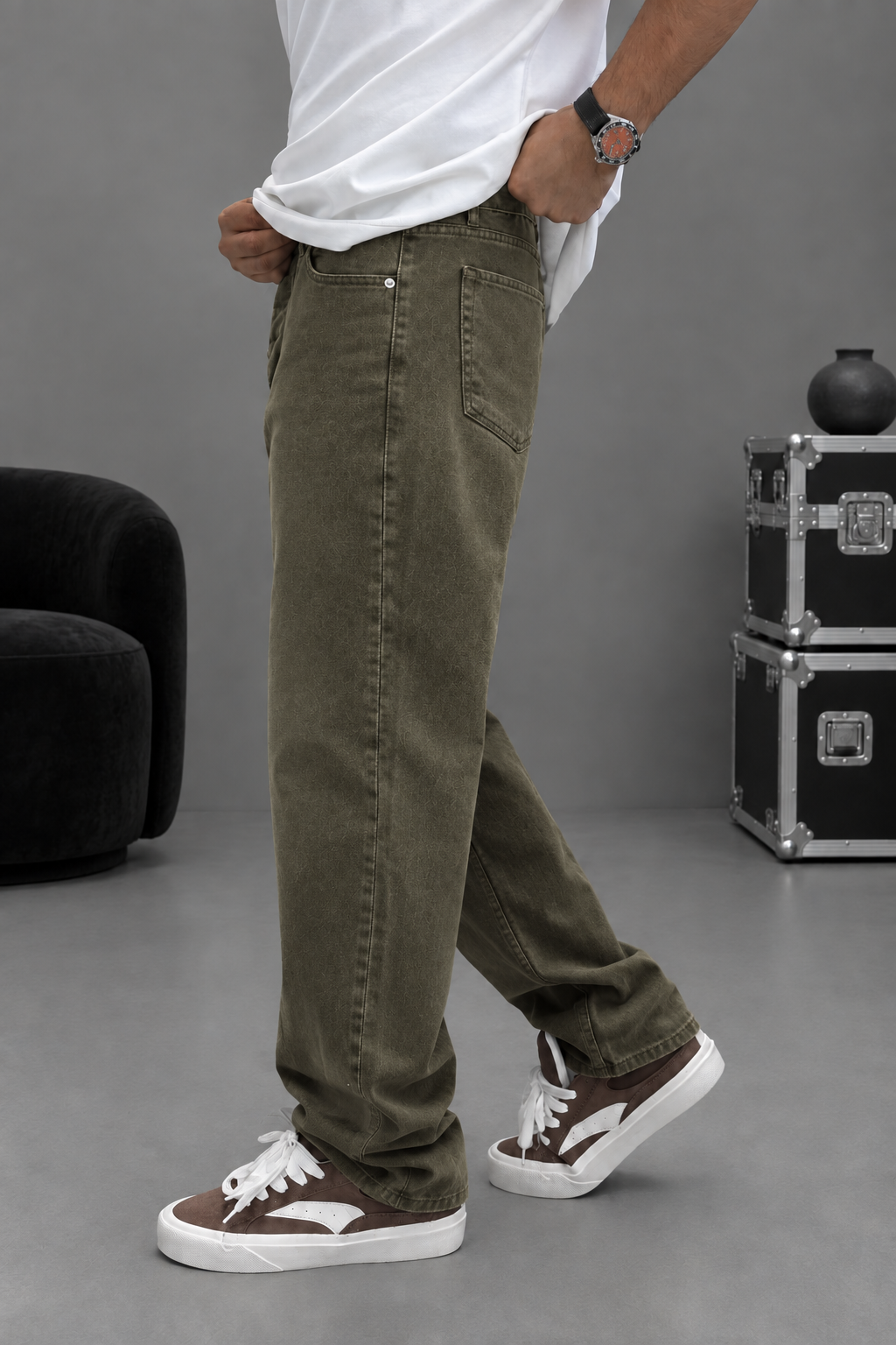 Men's baggy jeans in olive