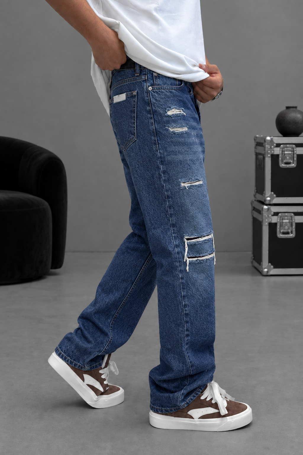 Distressed Urban Edge Jeans – Blue