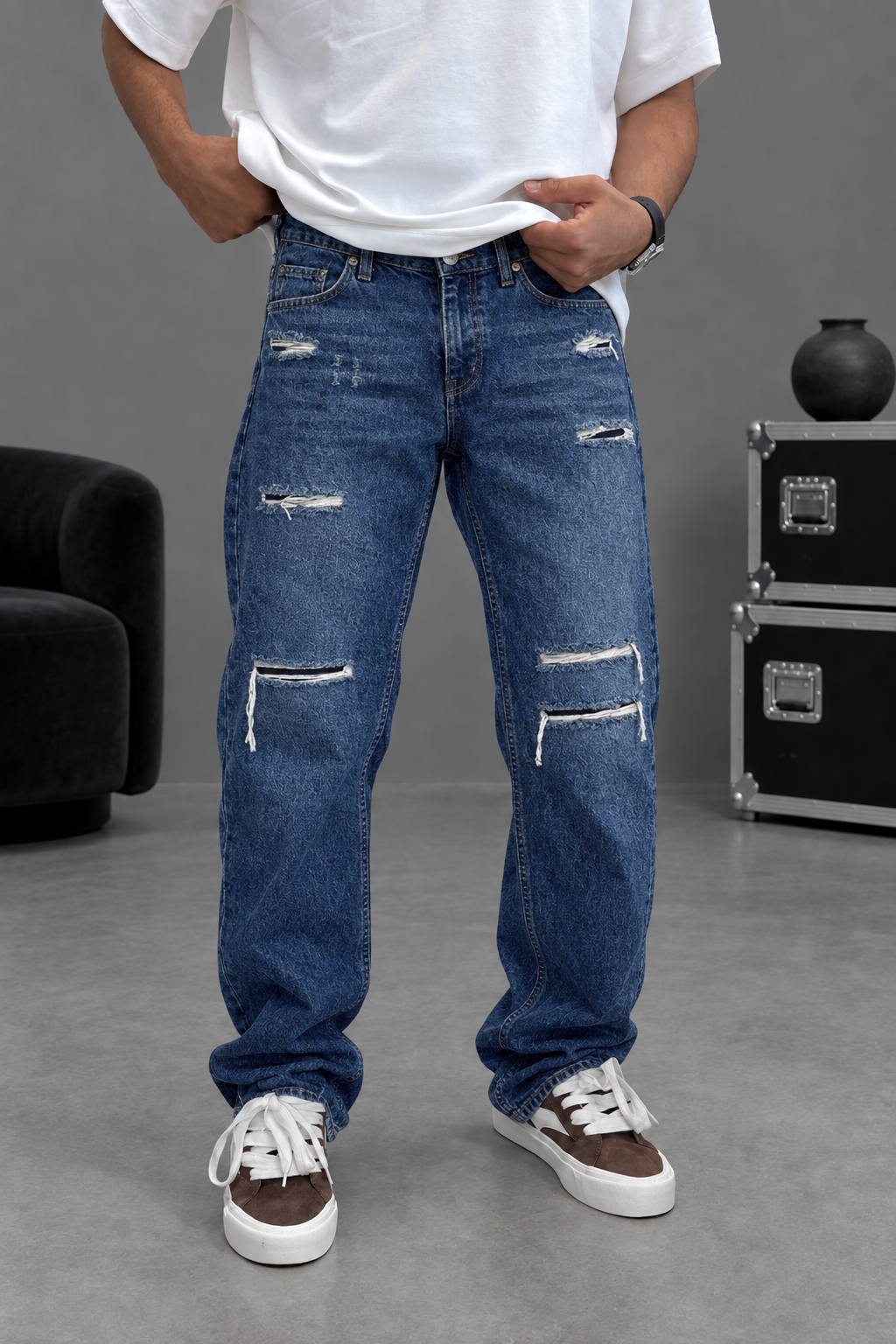 Distressed Urban Edge Jeans – Blue