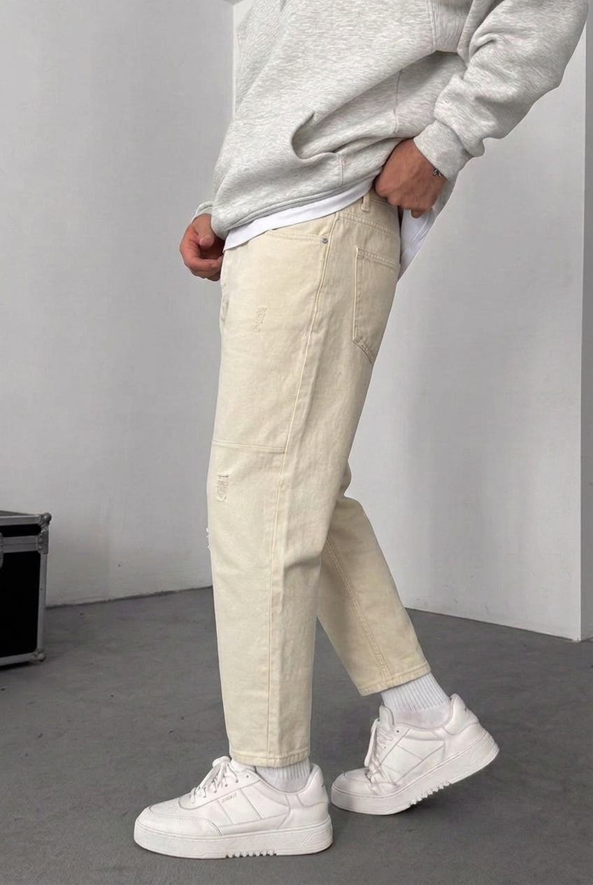 Loose Fit Jeans with Rip Details – Beige