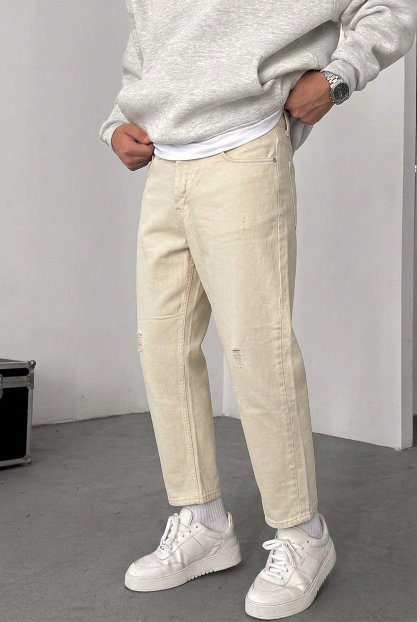 Loose Fit Jeans with Rip Details – Beige