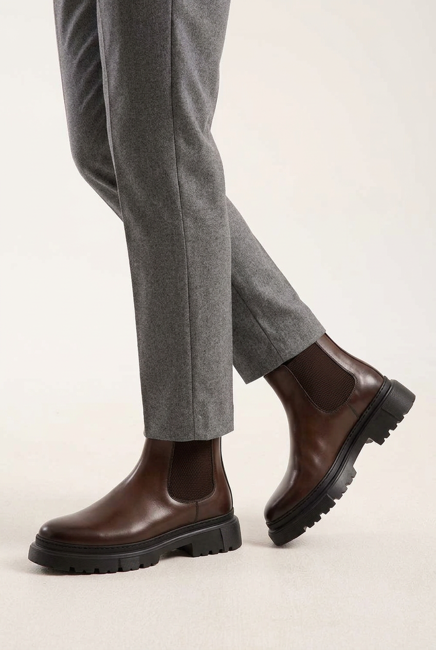 Handmade Leather Ankle Boot with Reinforced Sole – Brown