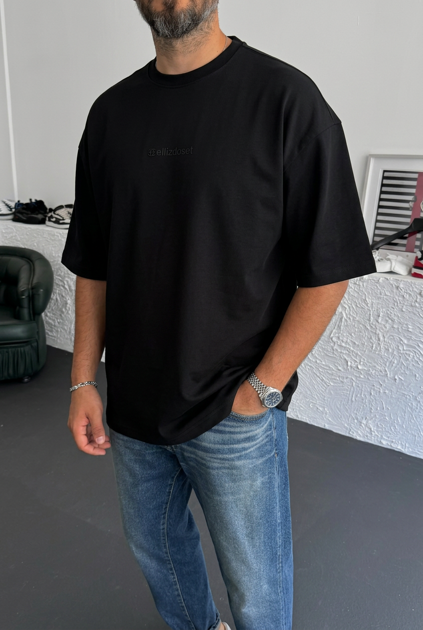Basic Oversized T-Shirt with Logo – Black