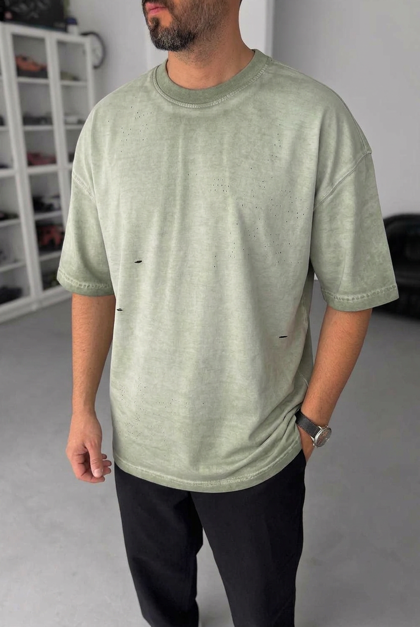 Ripped Oversized T-Shirt with Distressed Look and Rips – Green
