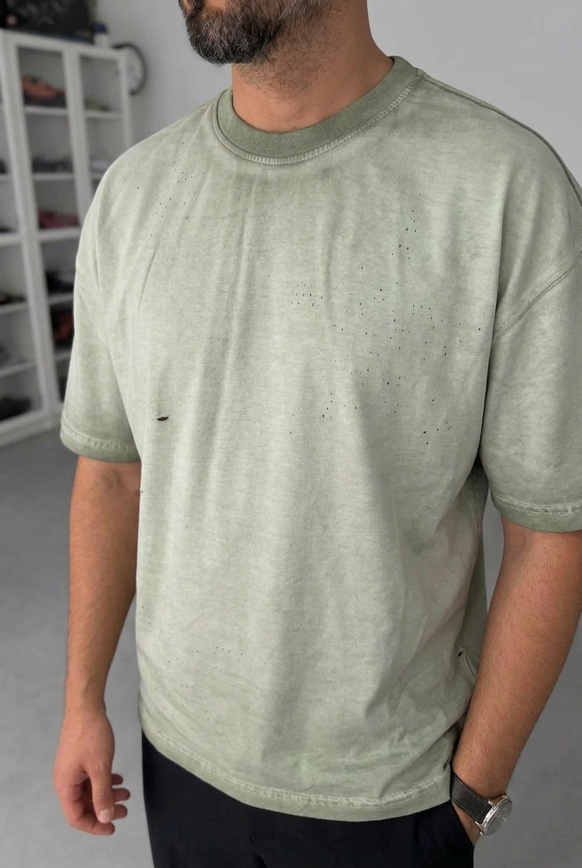 Ripped Oversized T-Shirt with Distressed Look and Rips – Green