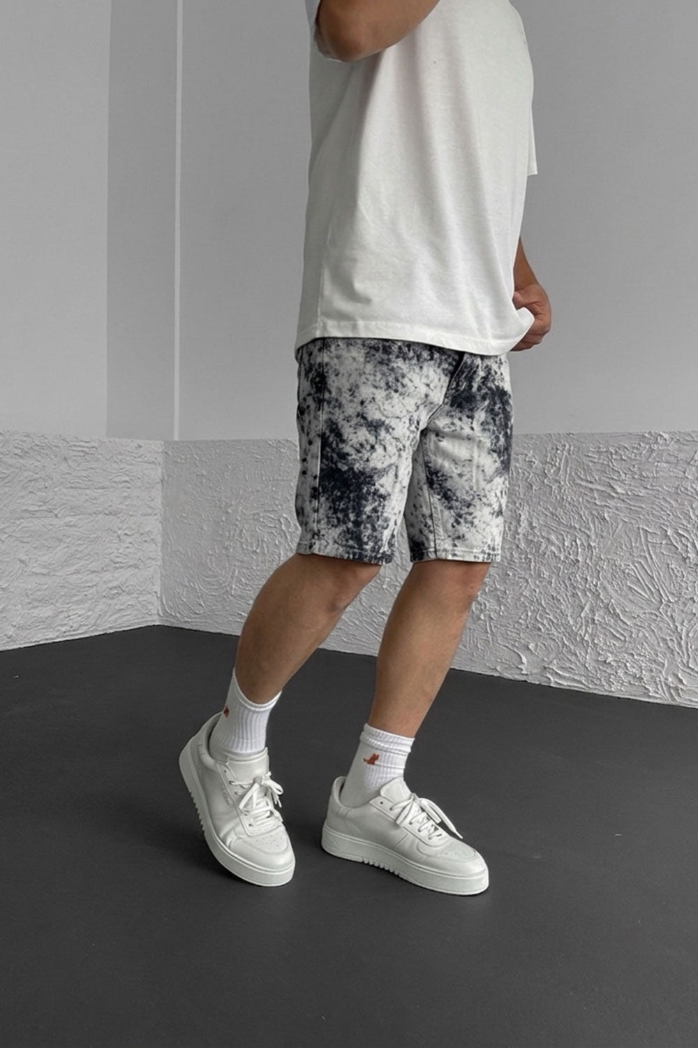 Βερμούδα Denim Relaxed Bleach Tie-Dye Studio – Λευκό / Μαύρο