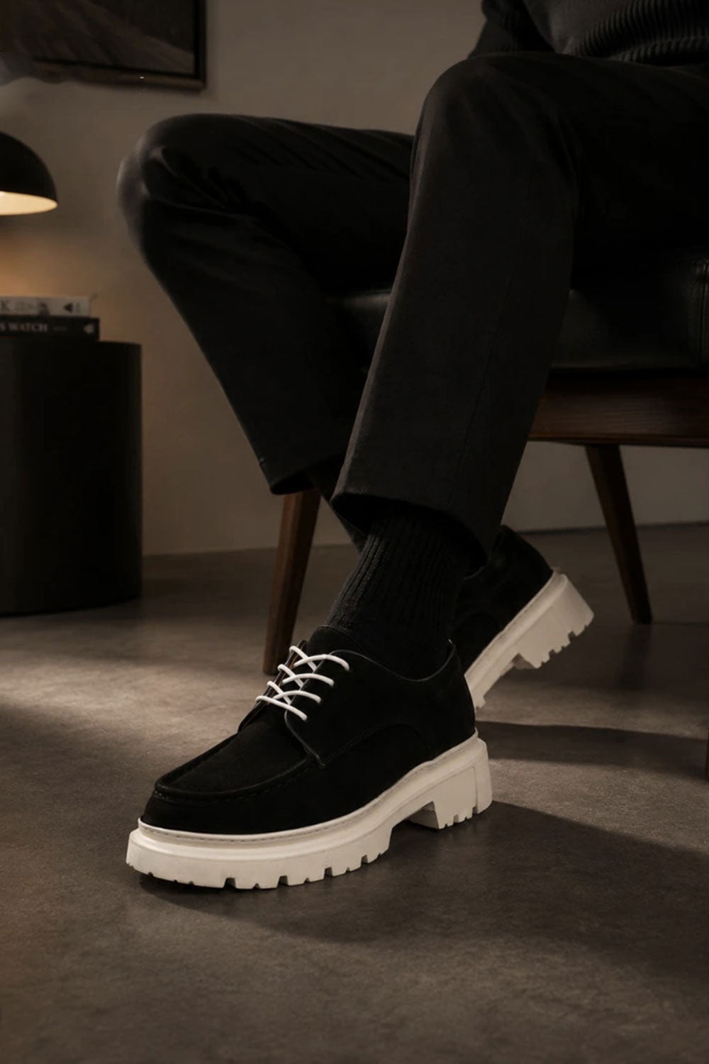 Chunky Suede Sneakers με Ανάγλυφη Σόλα – Μαύρο