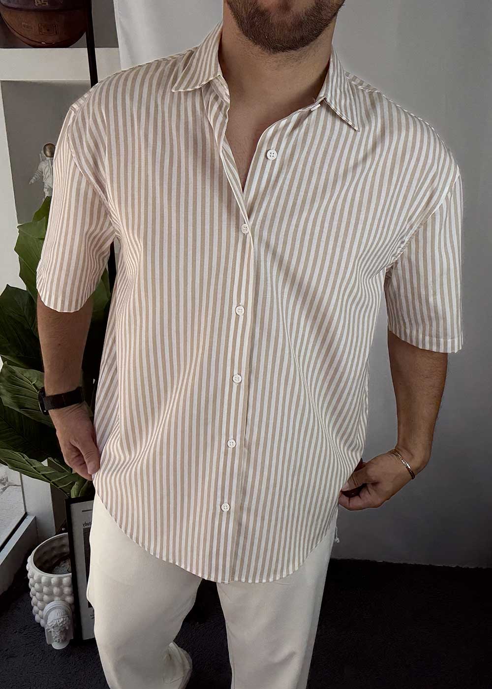 Ριγέ β Oversized Πουκάμισο με Κοντό Μανίκι σε Οβάλ Τελείωμα- Μπεζ – 3