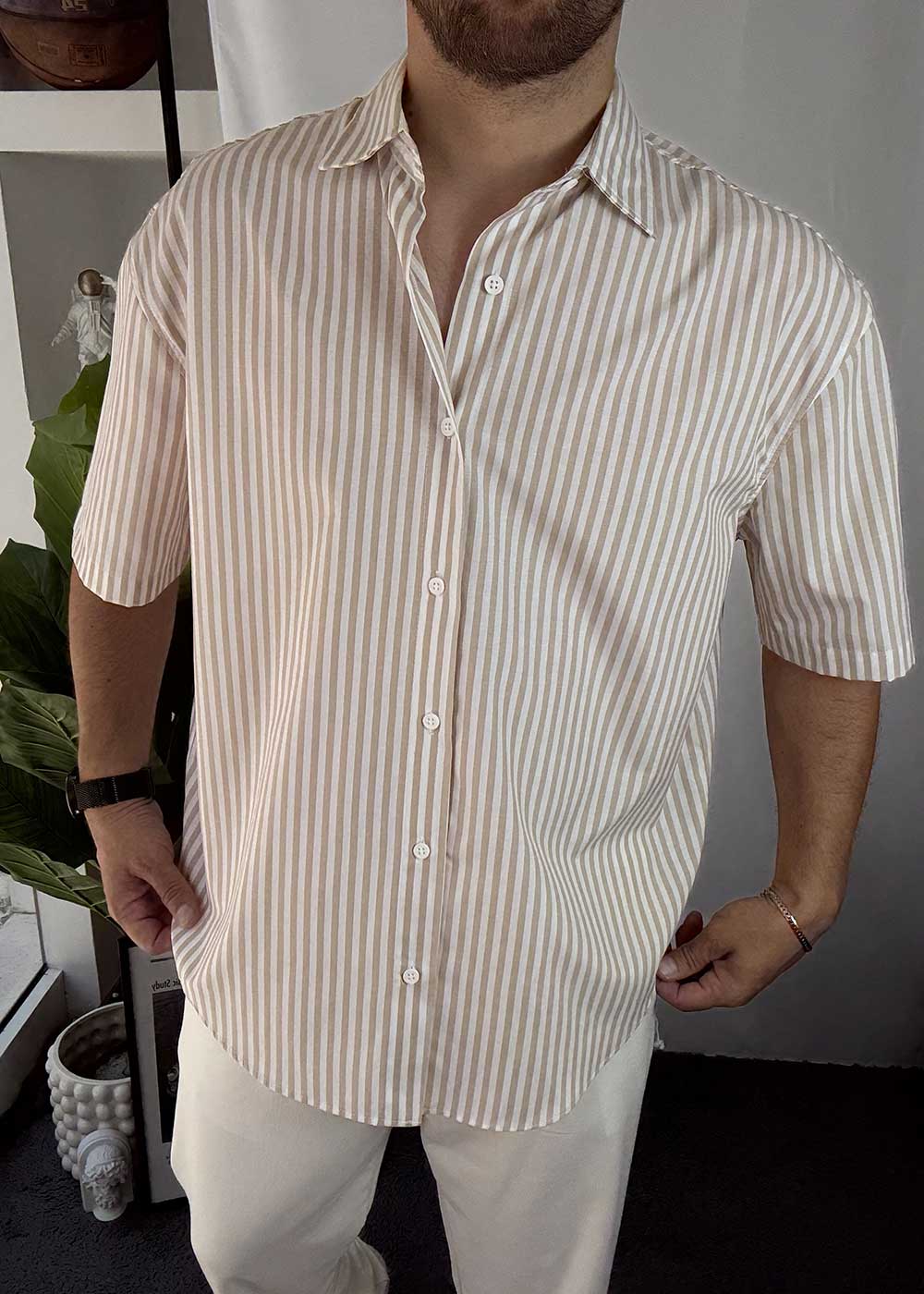 Ριγέ β Oversized Πουκάμισο με Κοντό Μανίκι σε Οβάλ Τελείωμα- Μπεζ – 5