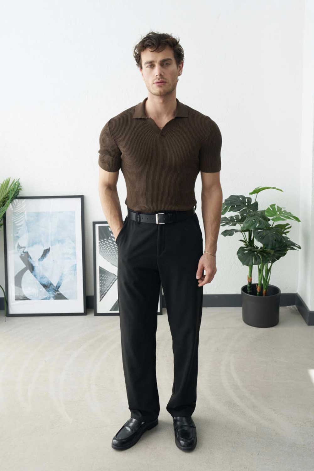 Πλεκτό Μπλουζάκι Polo Ribbed με Ανοιχτό Γιακά – Καφέ