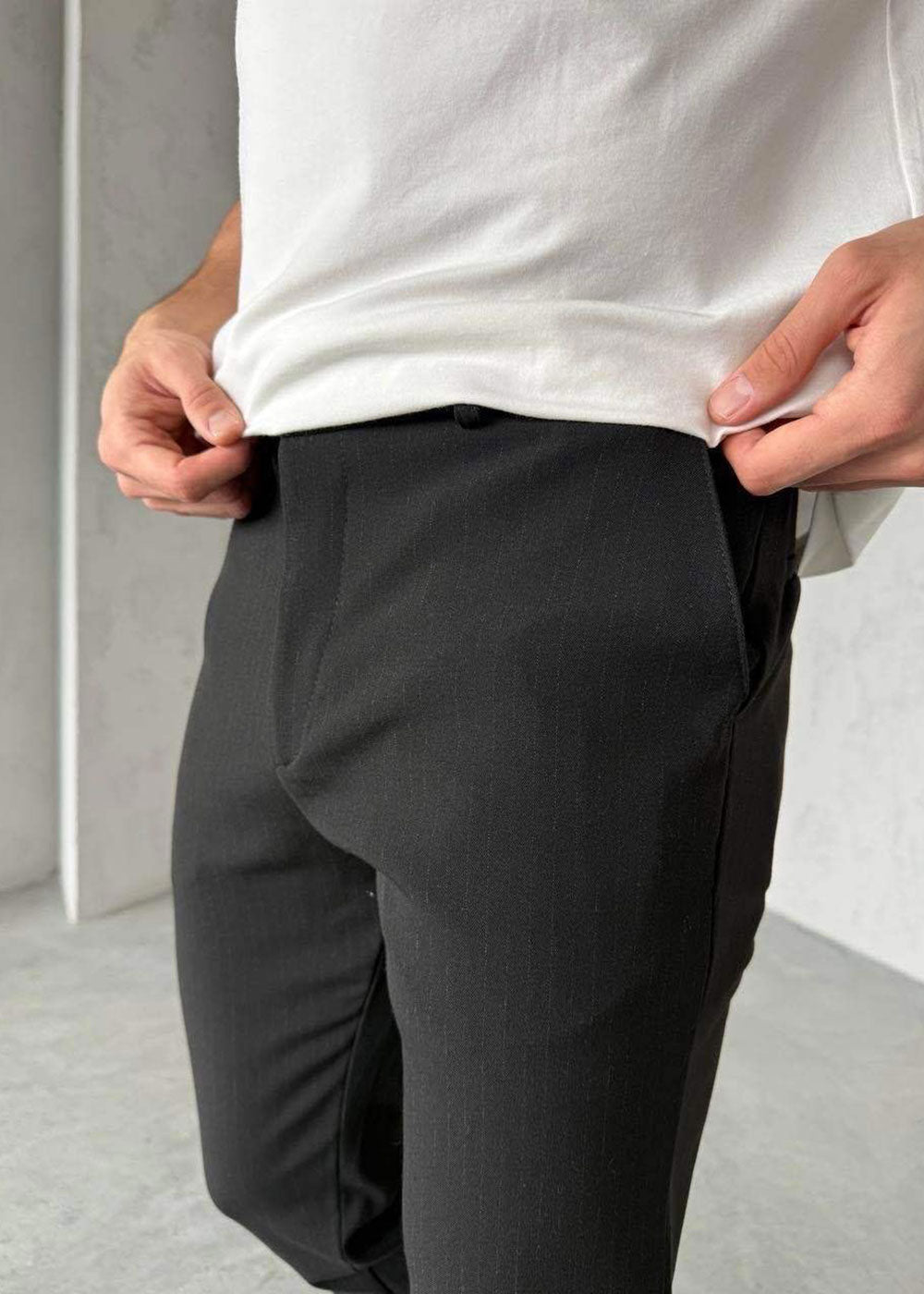 Παντελόνι Tailored Fine-Pinstripe Studio με Διακριτικές Ρίγες – Μαύρο – 2