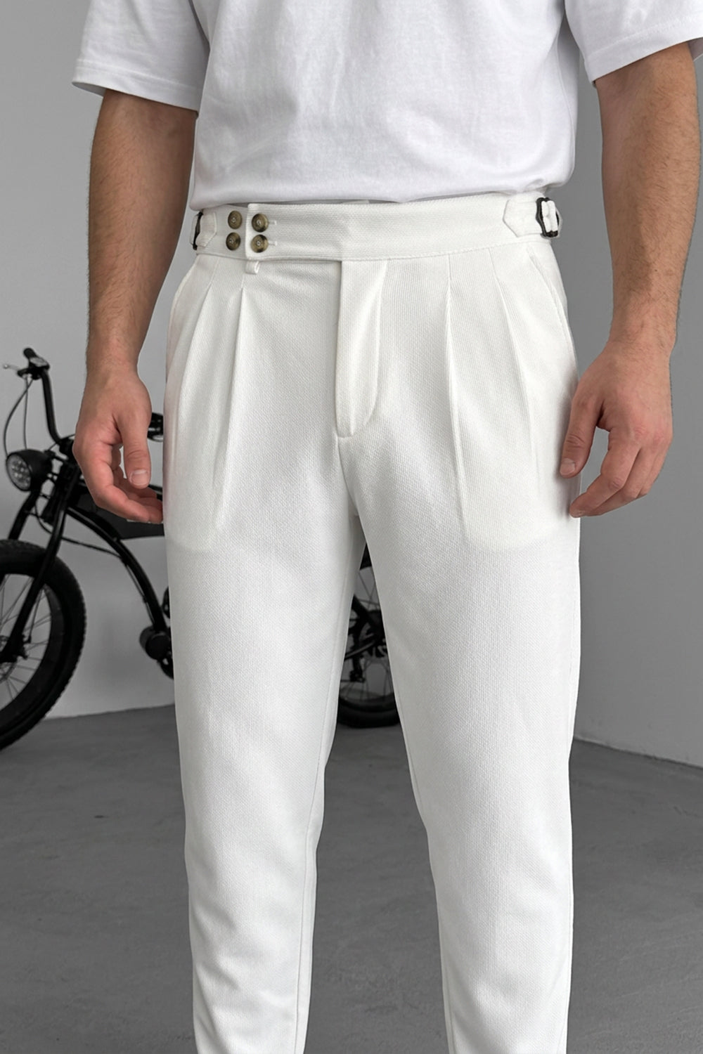 Ανδρικό Premium Tailored Παντελόνι με Πιέτες & Ρυθμιζόμενη Μέση – Εκρού