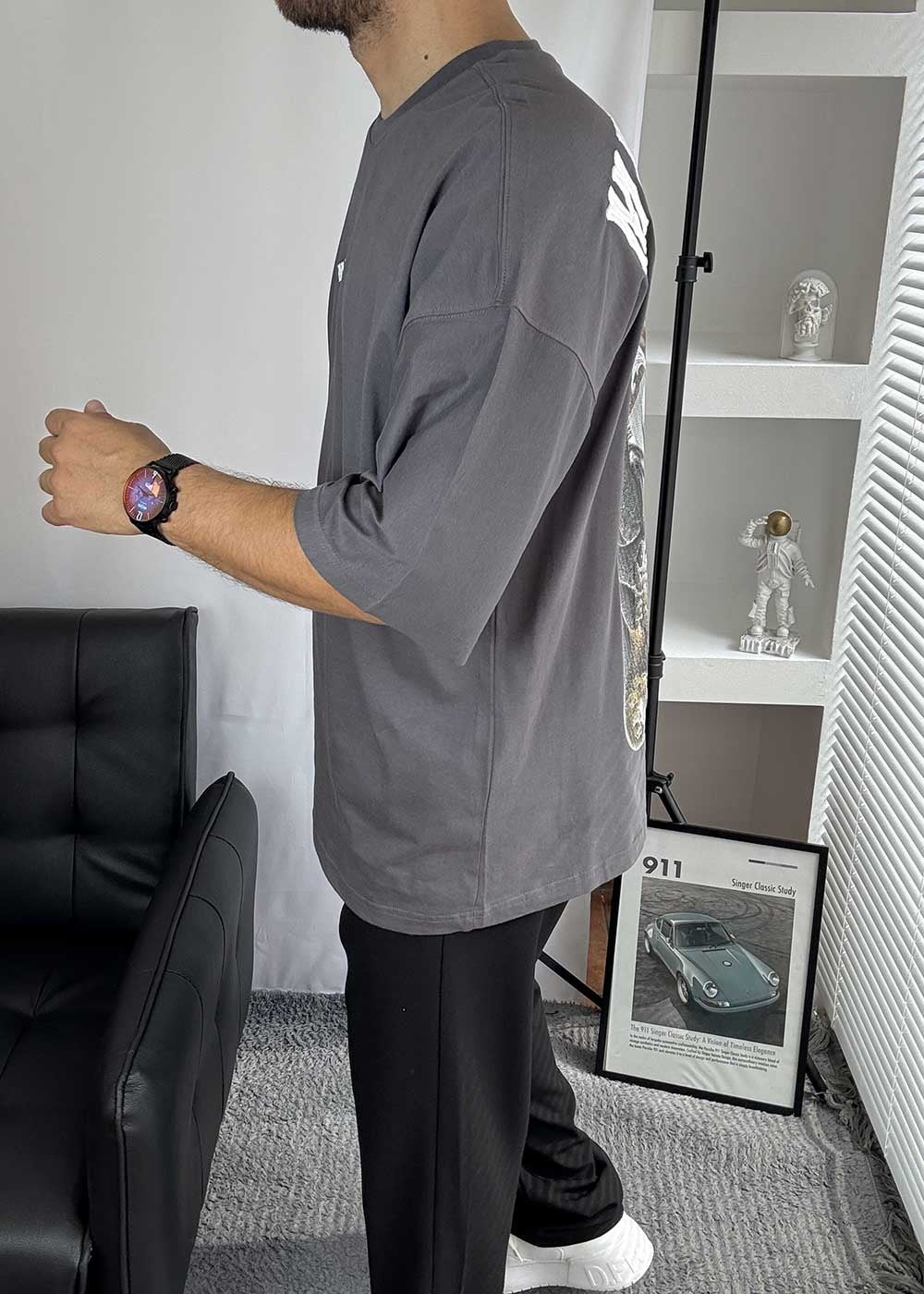 Mythical Oversized T-Shirt με Τύπωμα και Κεντημένο Λογότυπο – Ανθρακί – 6