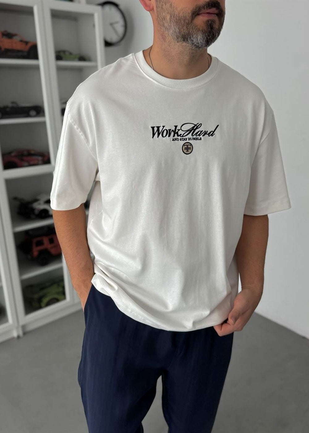 Oversized Old Money T-Shirt με Print Πλάτης – Λευκό – 9