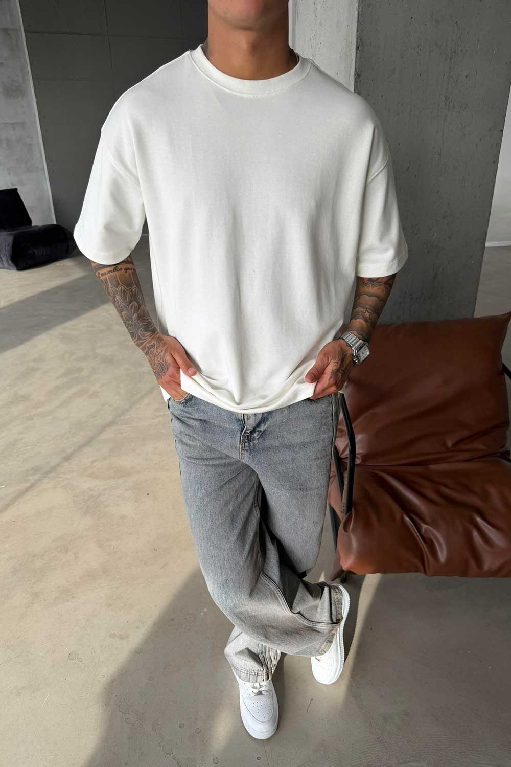 Men's basic oversized t-shirt in white
