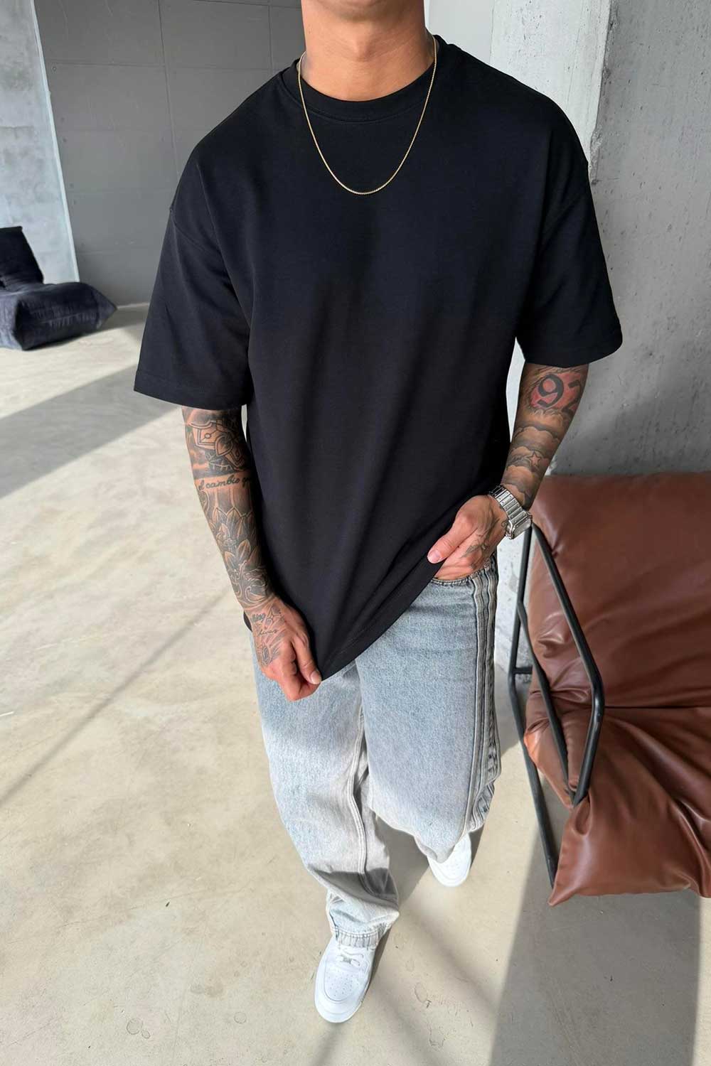 Men's basic oversized t-shirt in black