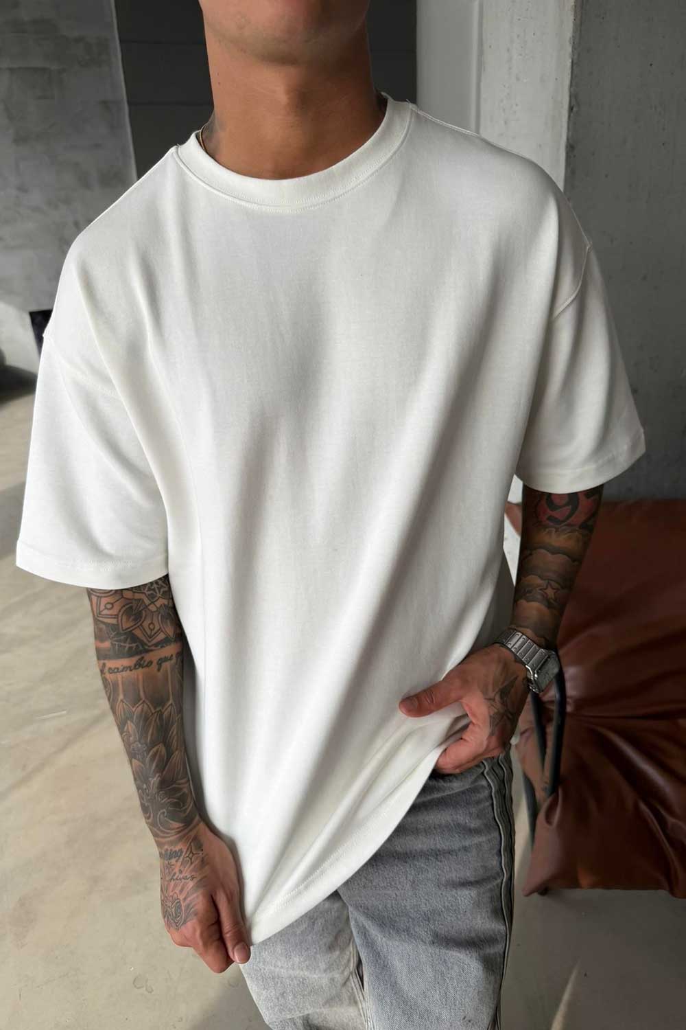 Men's basic oversized t-shirt in white