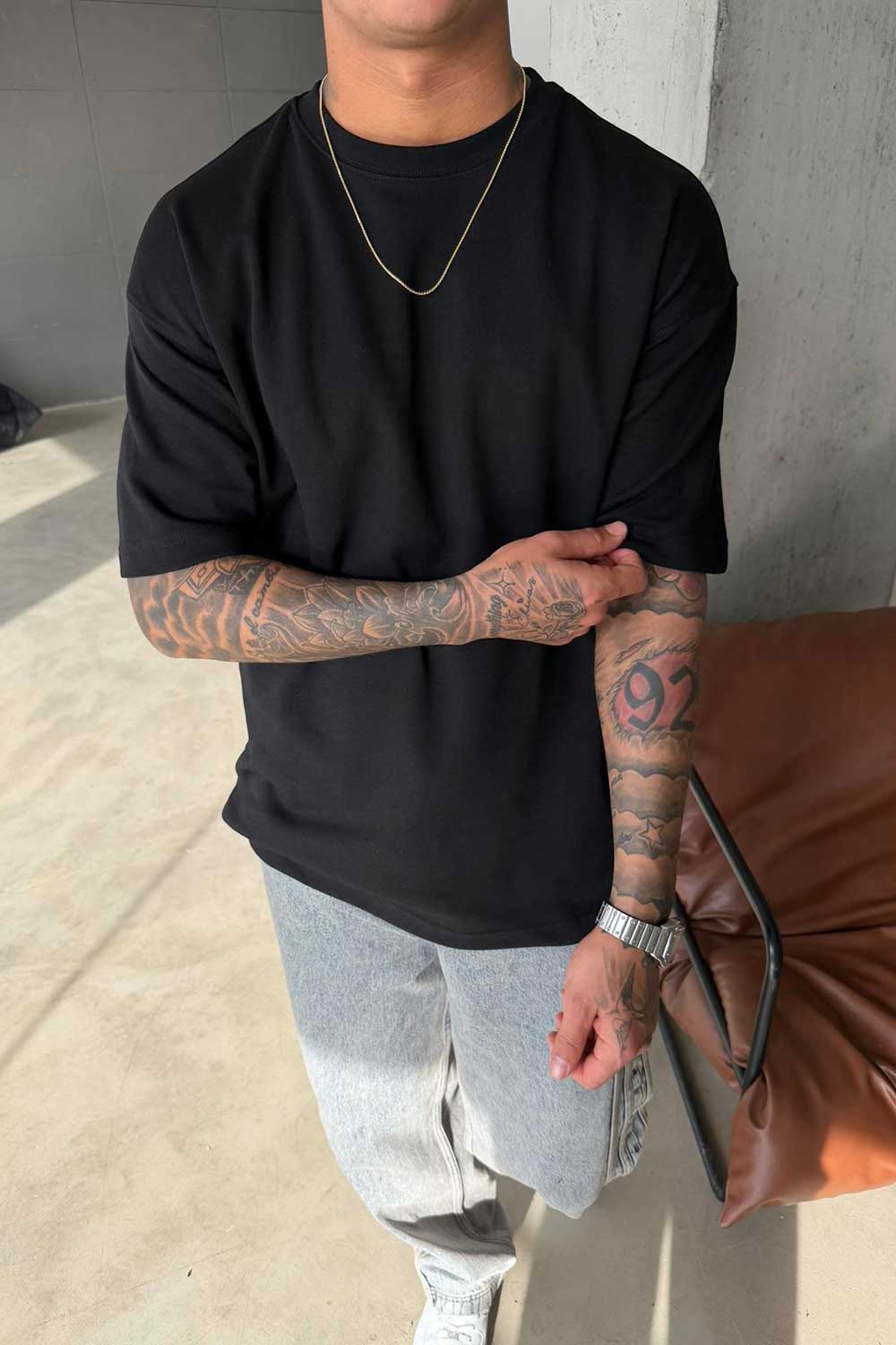 Men's basic oversized t-shirt in black