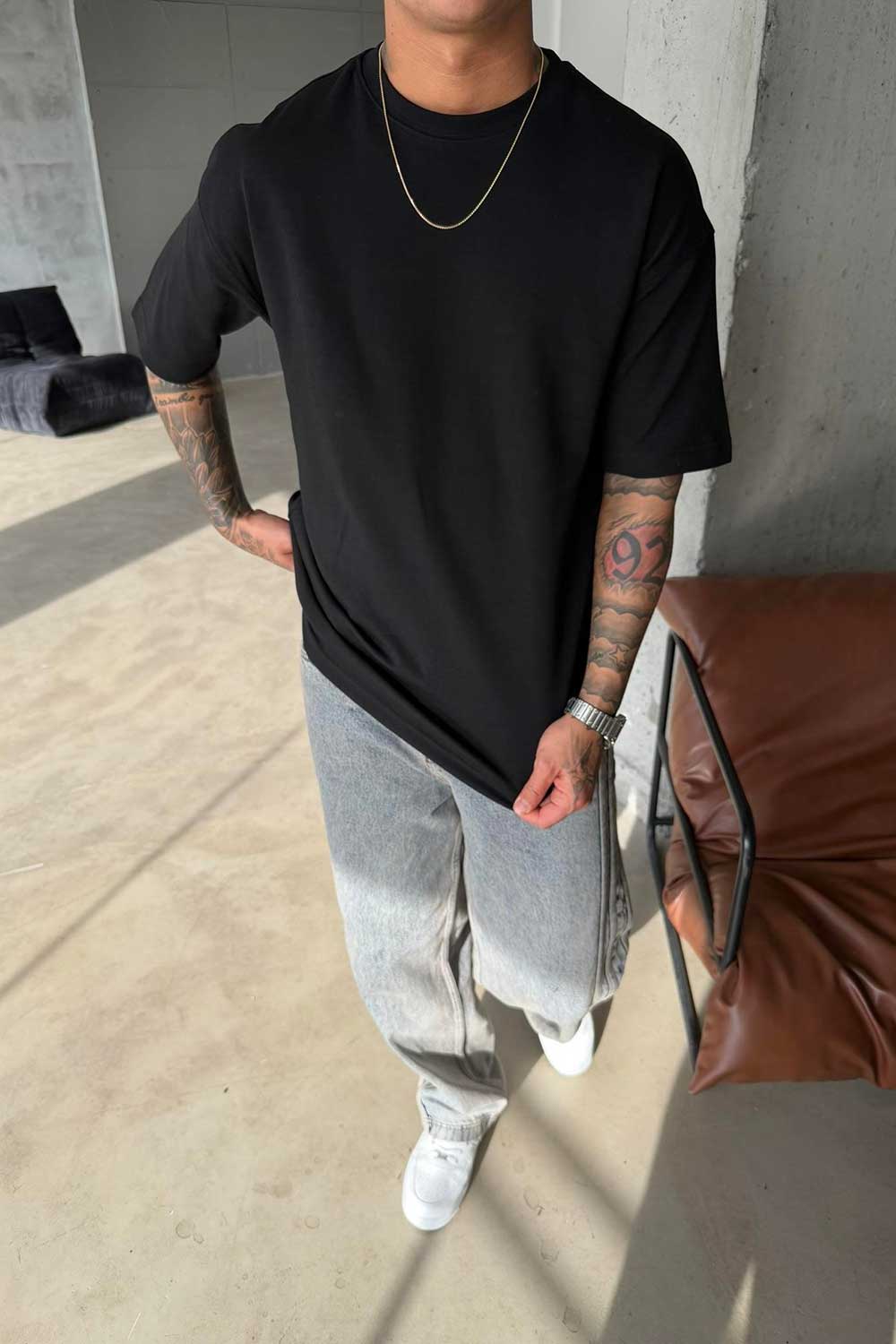 Men's basic oversized t-shirt in black
