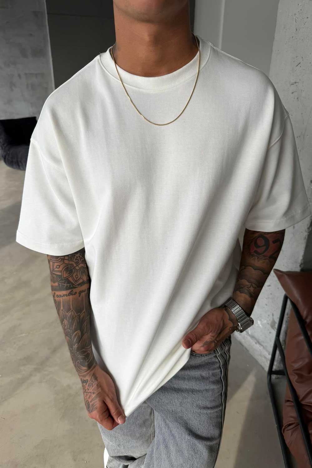 Men's basic oversized t-shirt in white