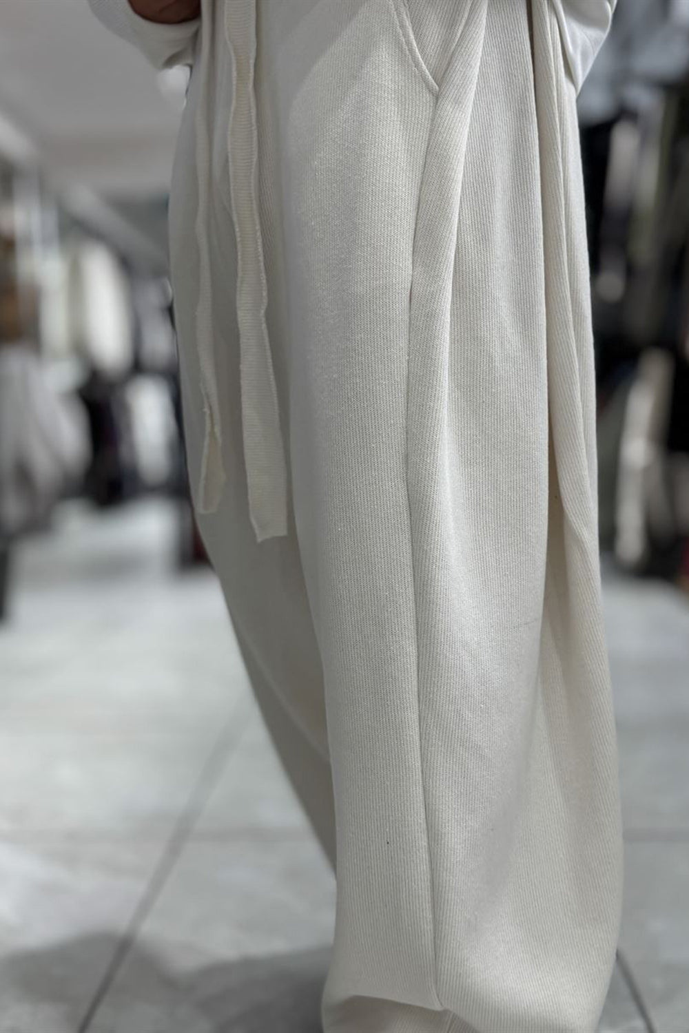 Σετ Φόρμας Ribbed Knit Boxy Fit με Κορδόνι – Μπεζ-Εκρού