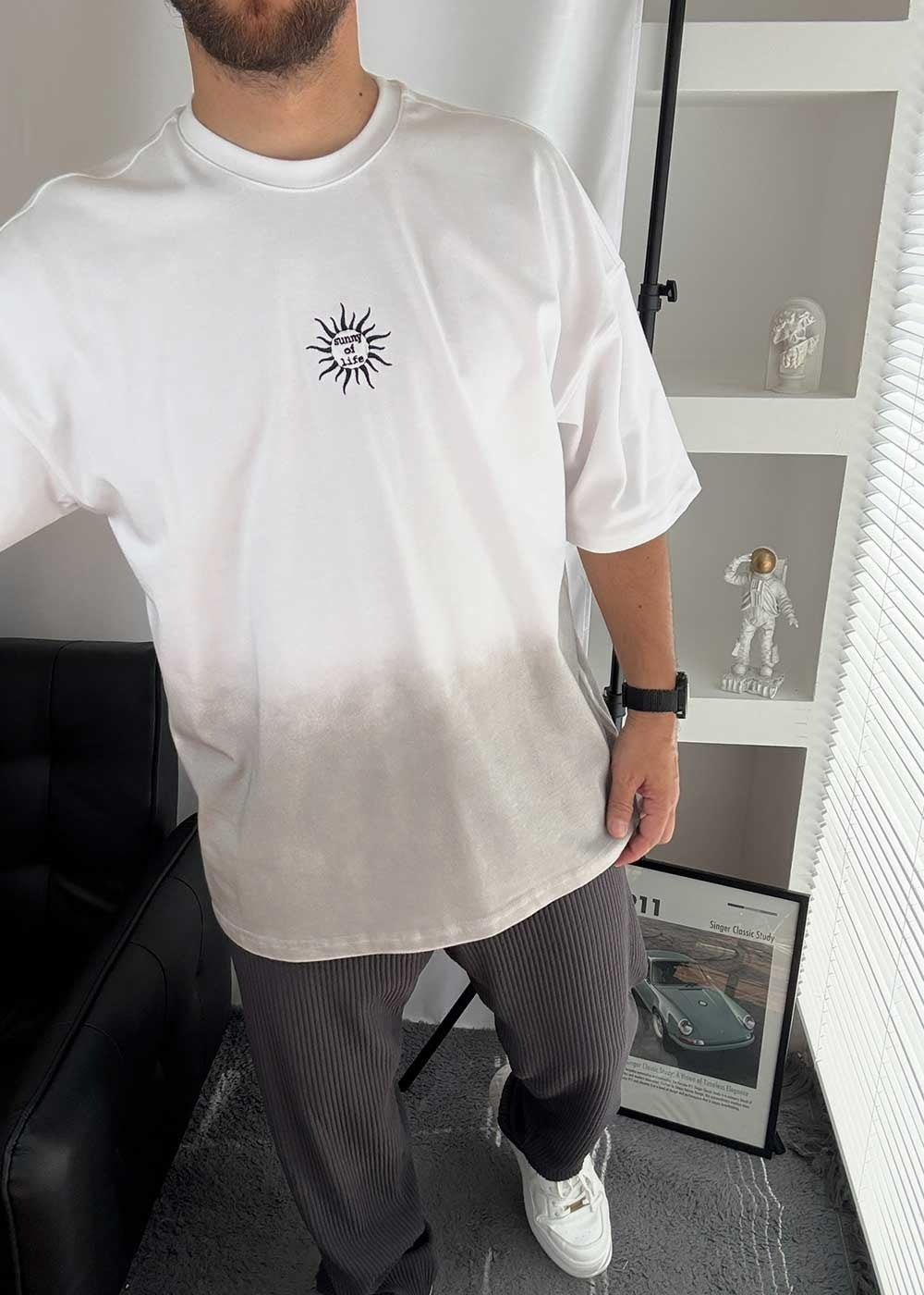 Sunny Of Life Oversized T-Shirt – Λευκό/Γκρι