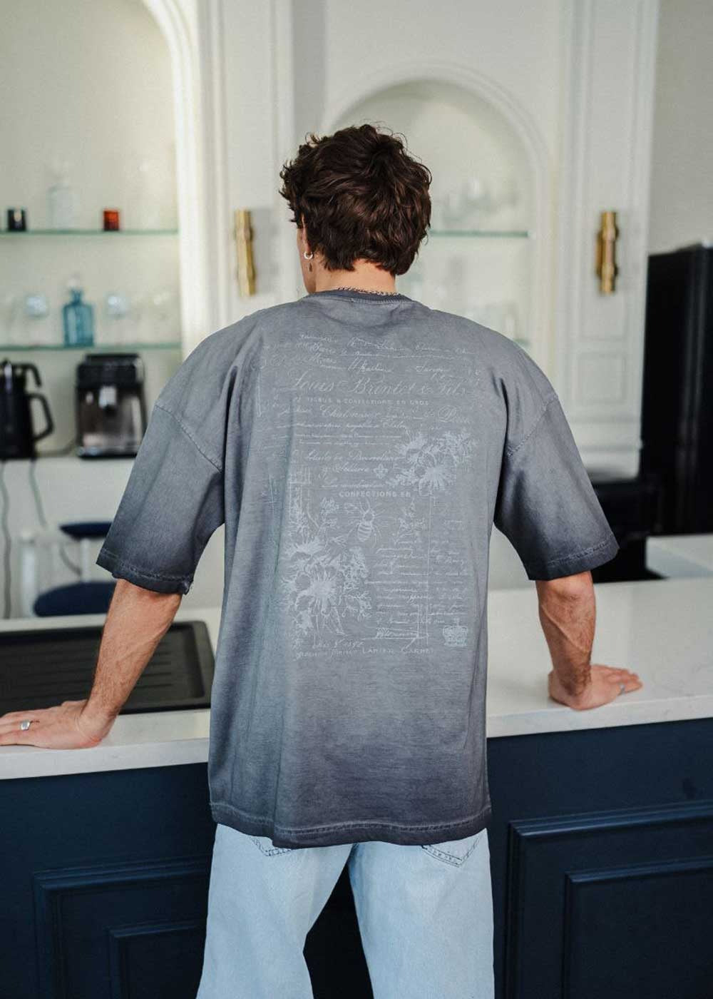 Ρετρό Oversized T-Shirt με Γαλλική Επιγραφή και Ξεβαμμένο Εφέ – Σκούρο Γκρι