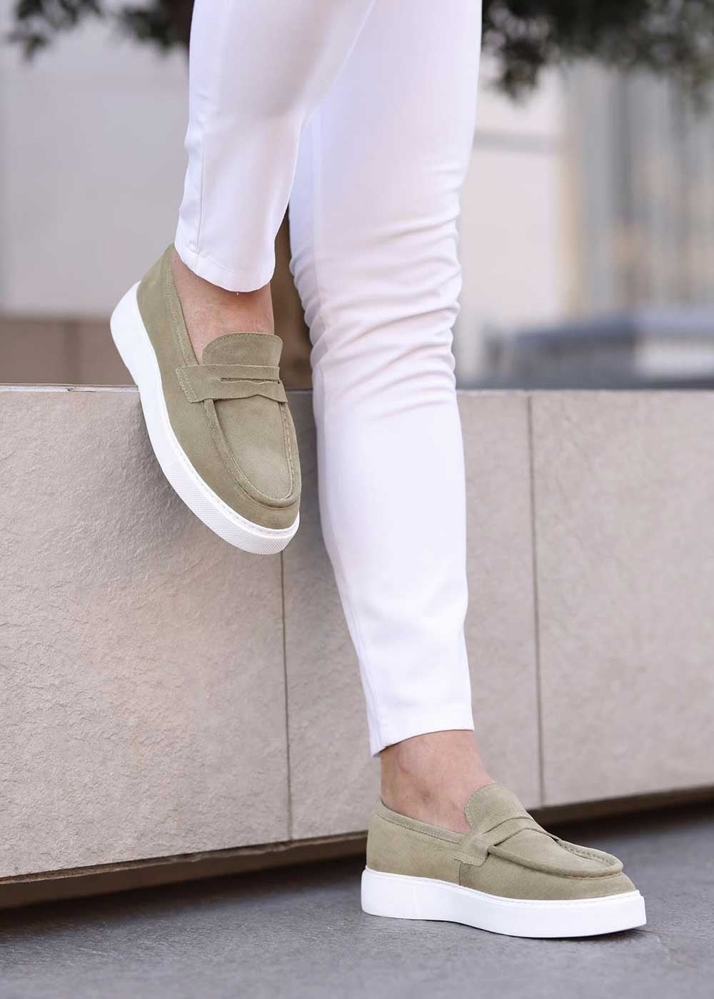 Suede Loafers με Λευκή Σόλα – Λαδί