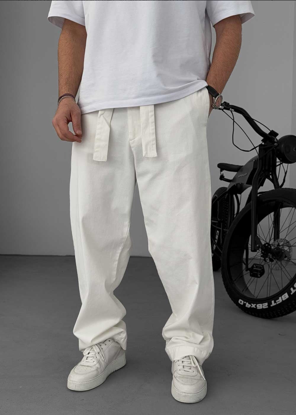 Basic Baggy Παντελόνι Με Ζωνάρι – Λευκό
