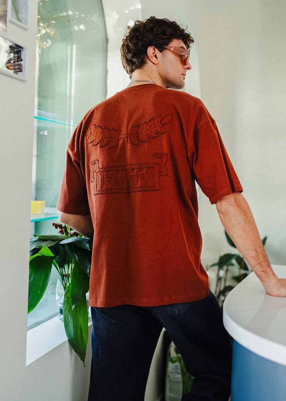 Oversized T-Shirt Revolution Με Κέντημα – Καφέ