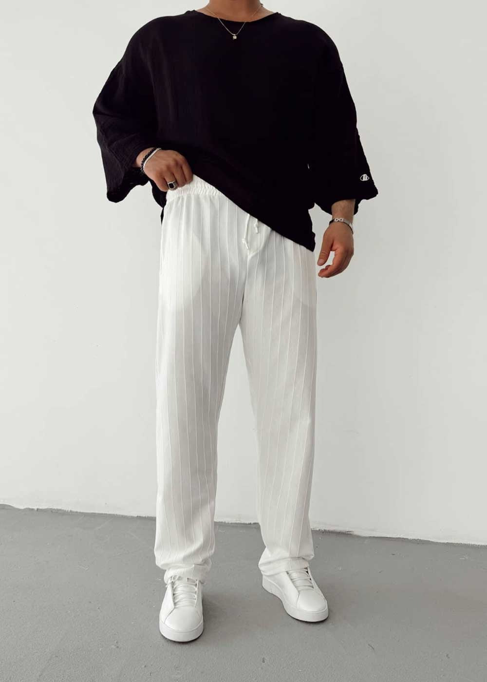 Παντελόνι Με Κατακόρυφες Ανάγλυφες Ρίγες Και Λάστιχο Στη Μέση – Λευκό – 3