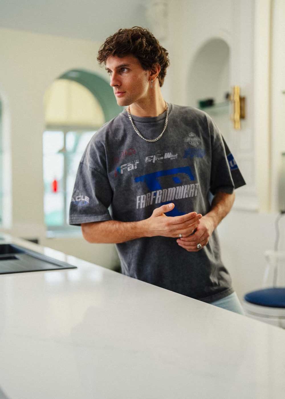 Washed Oversized T-Shirt με Vintage College Print – Σκούρο Γκρι – 2