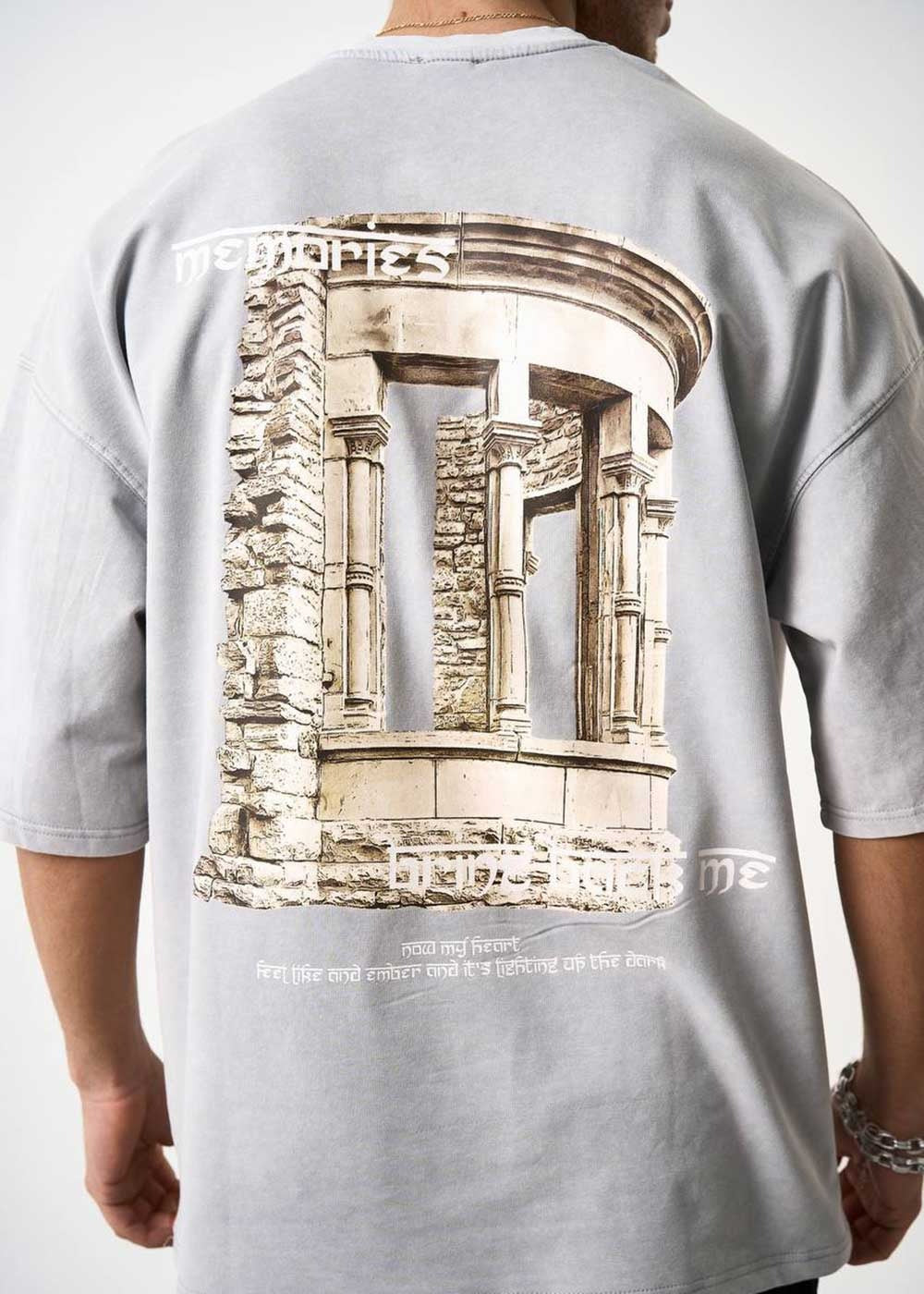Memories in Stone Oversized T-Shirt με Τύπωμα – Γκρι – 2