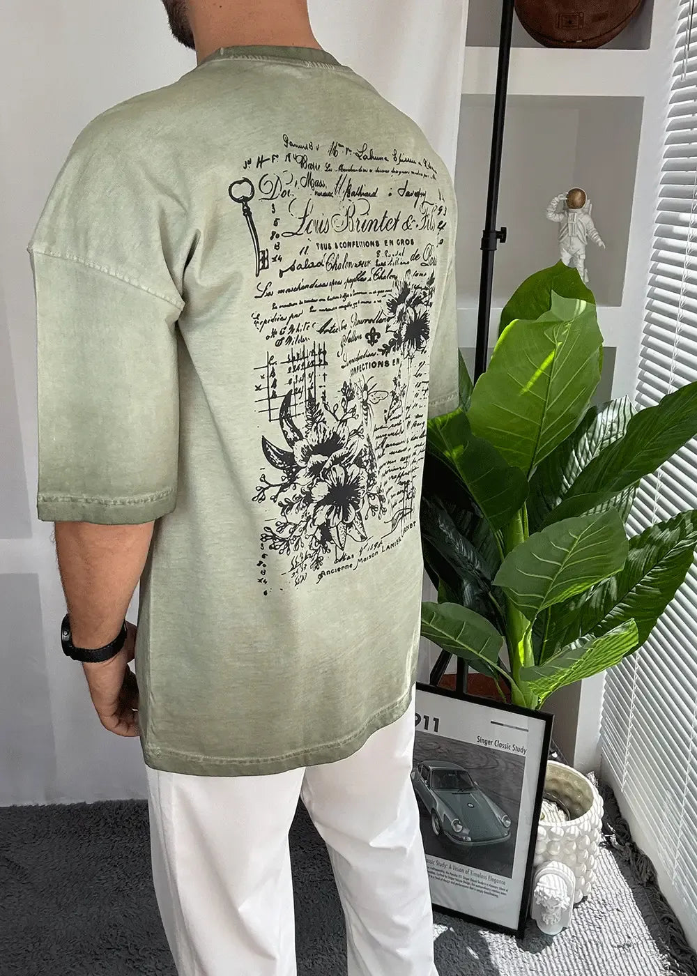 Ρετρό Oversized T-Shirt με Γαλλική Επιγραφή και Ξεβαμμένο Εφέ – Χακί – 2