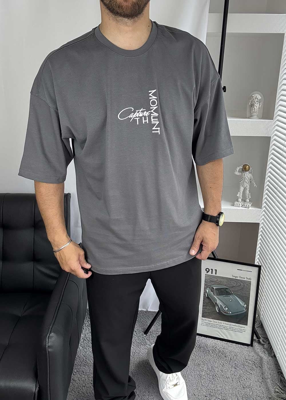 Capture the Moment Oversized T-Shirt με Τύπωμα – Γκρι Σκούρο – 2