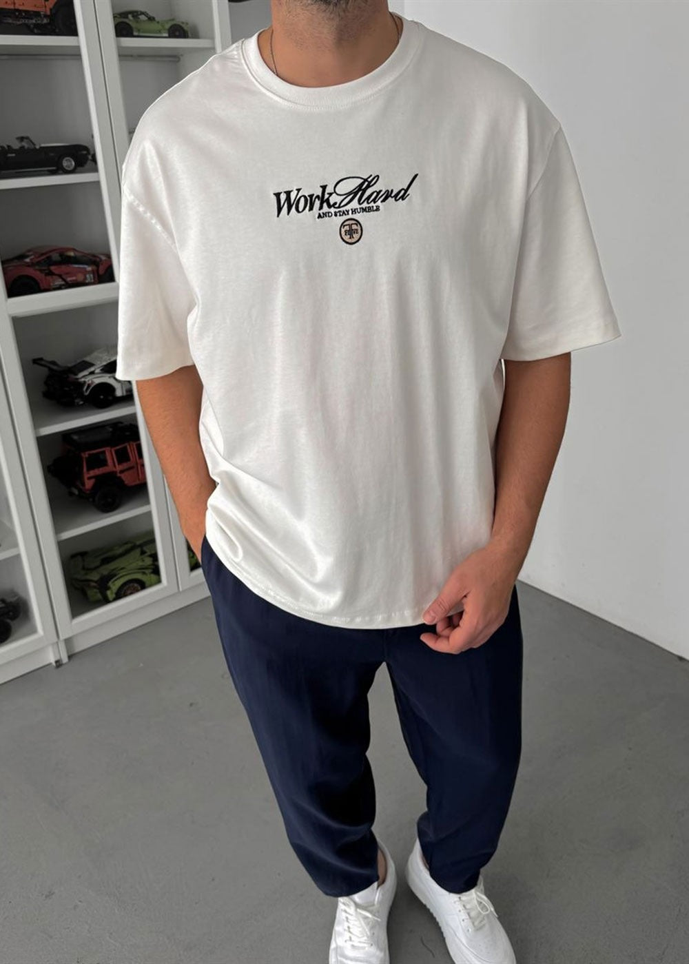 Oversized Old Money T-Shirt με Print Πλάτης – Λευκό – 2