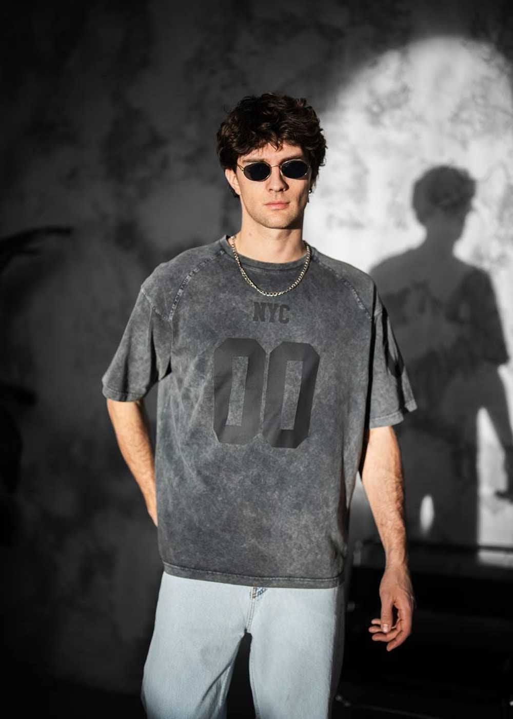 NYC Oversized T-shirt Με Τύπωμα Και Ξεβαμμένο Εφέ – Ανθρακί – 3