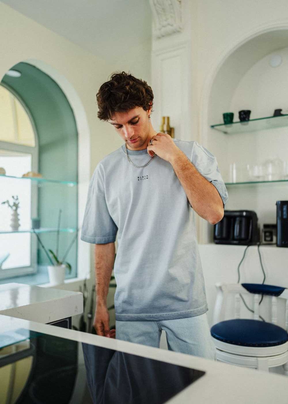 Ρετρό Oversized T-Shirt με Γαλλική Επιγραφή και Ξεβαμμένο Εφέ – Γκρι – 3