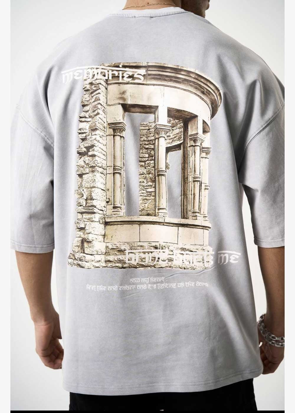 Memories in Stone Oversized T-Shirt με Τύπωμα – Γκρι – 4
