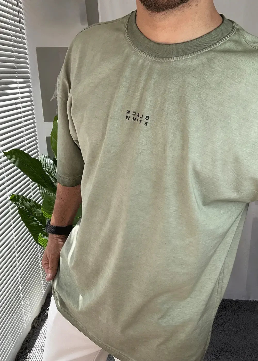 Ρετρό Oversized T-Shirt με Γαλλική Επιγραφή και Ξεβαμμένο Εφέ – Χακί – 4