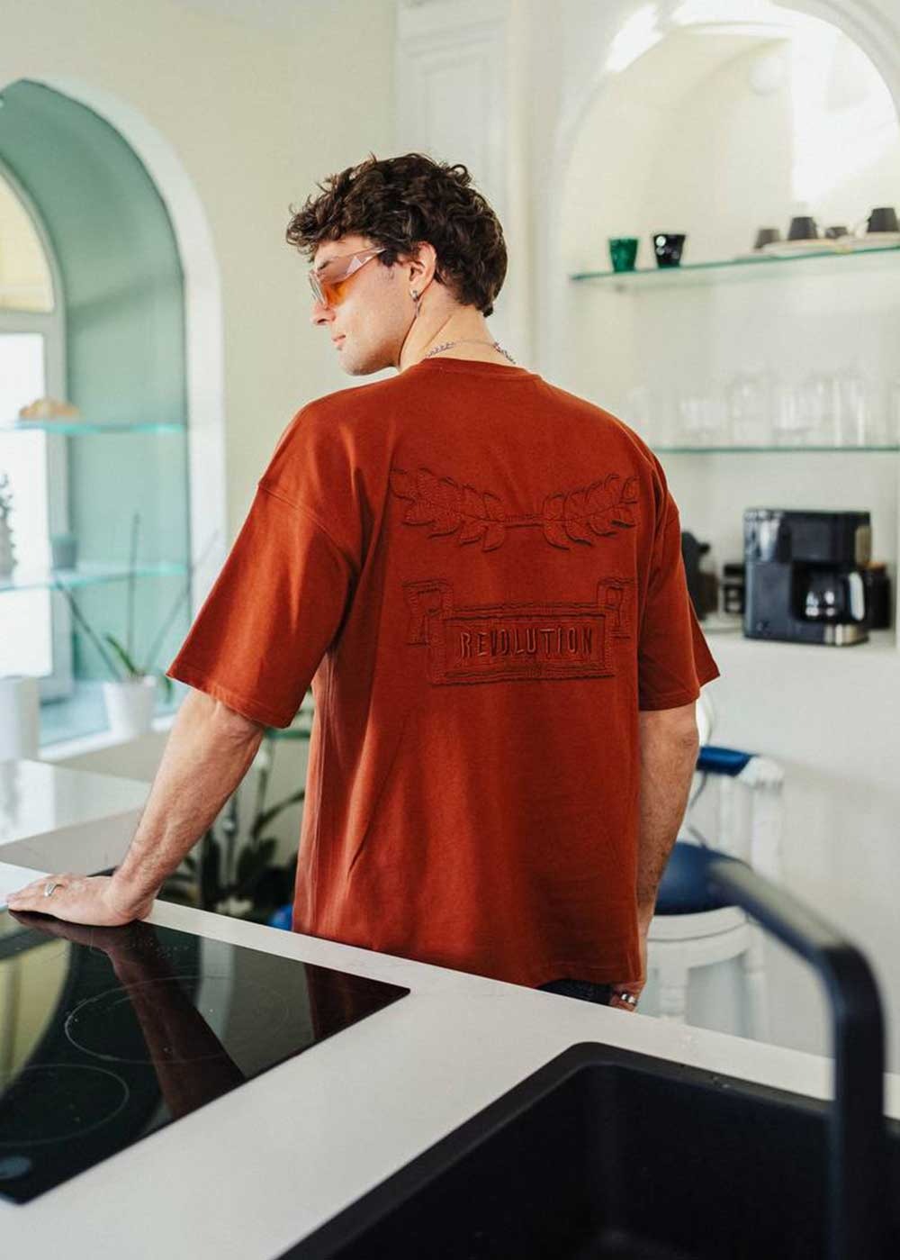 Oversized T-Shirt Revolution Με Κέντημα – Καφέ – 4
