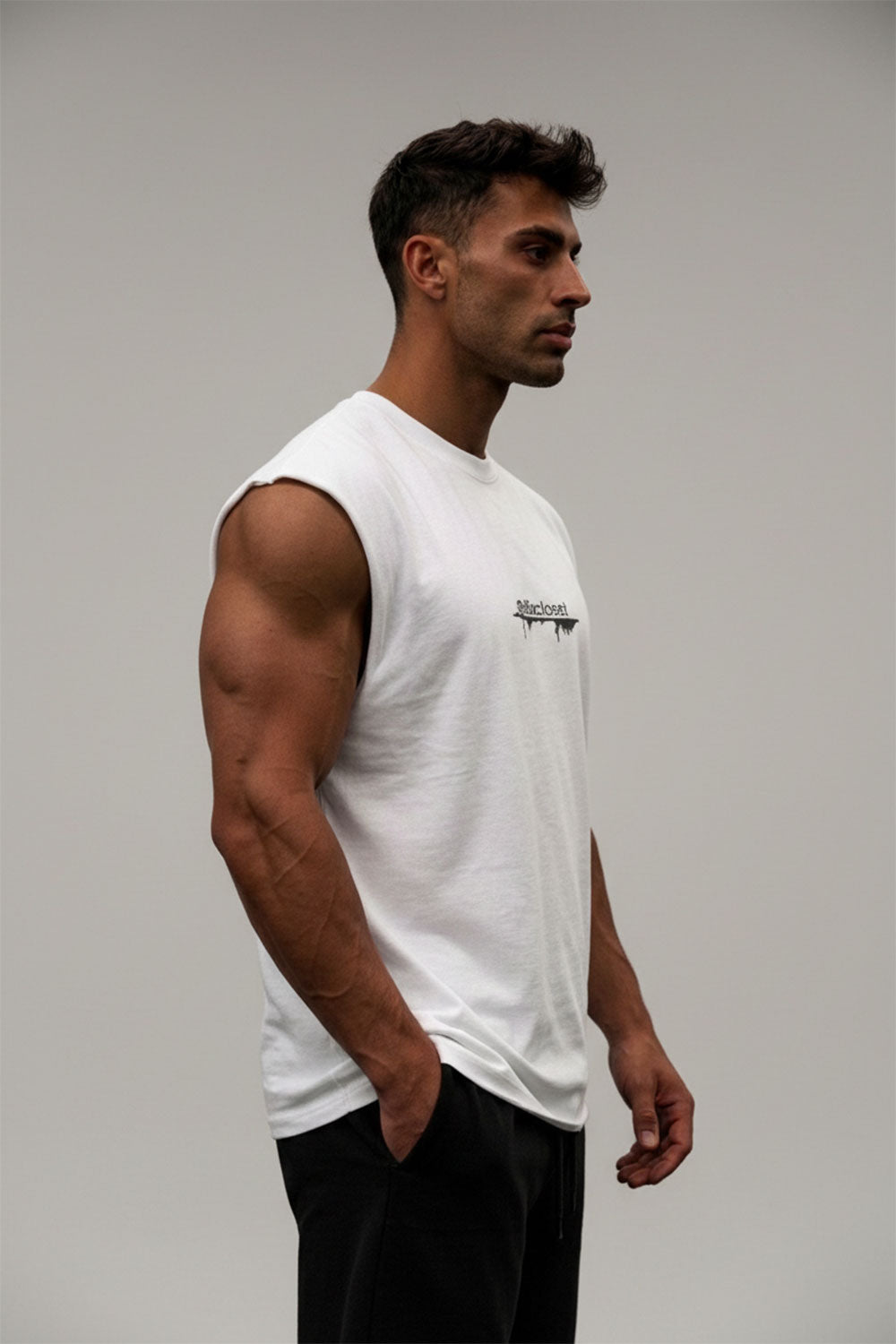 Αμάνικο T-shirt με Premium Κέντημα ellizcloset – Relaxed Fit-Λευκό