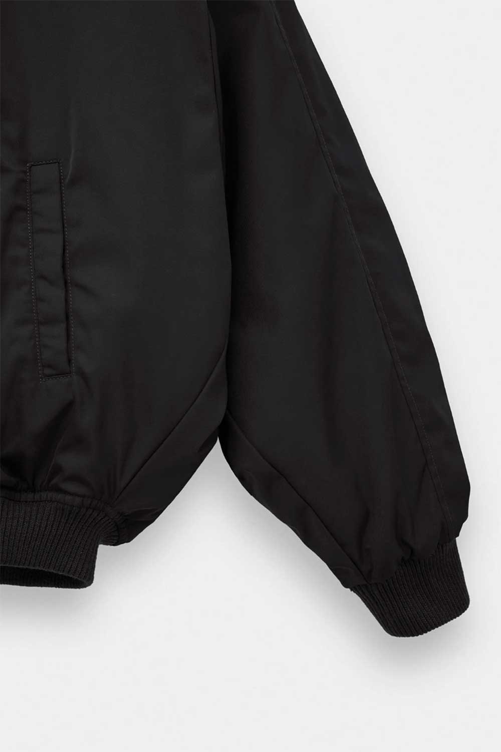 Ανδρικό Puffer Bomber Jacket με Φαρδιά Μανίκια – Μαύρο